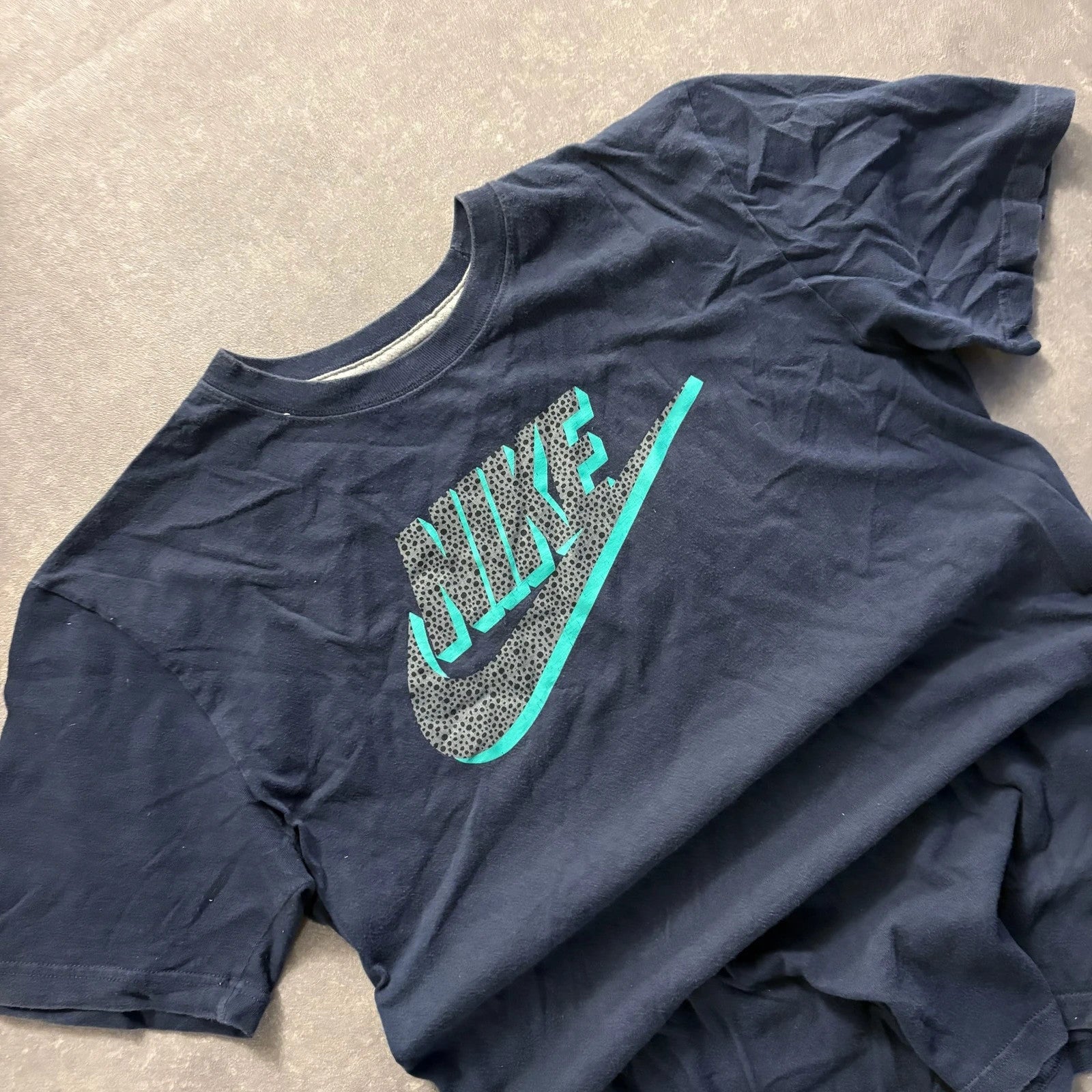Nike Navy Teal Animal Print Spellout Graphic T-Shirt Mens Medium Streetwear Vintage