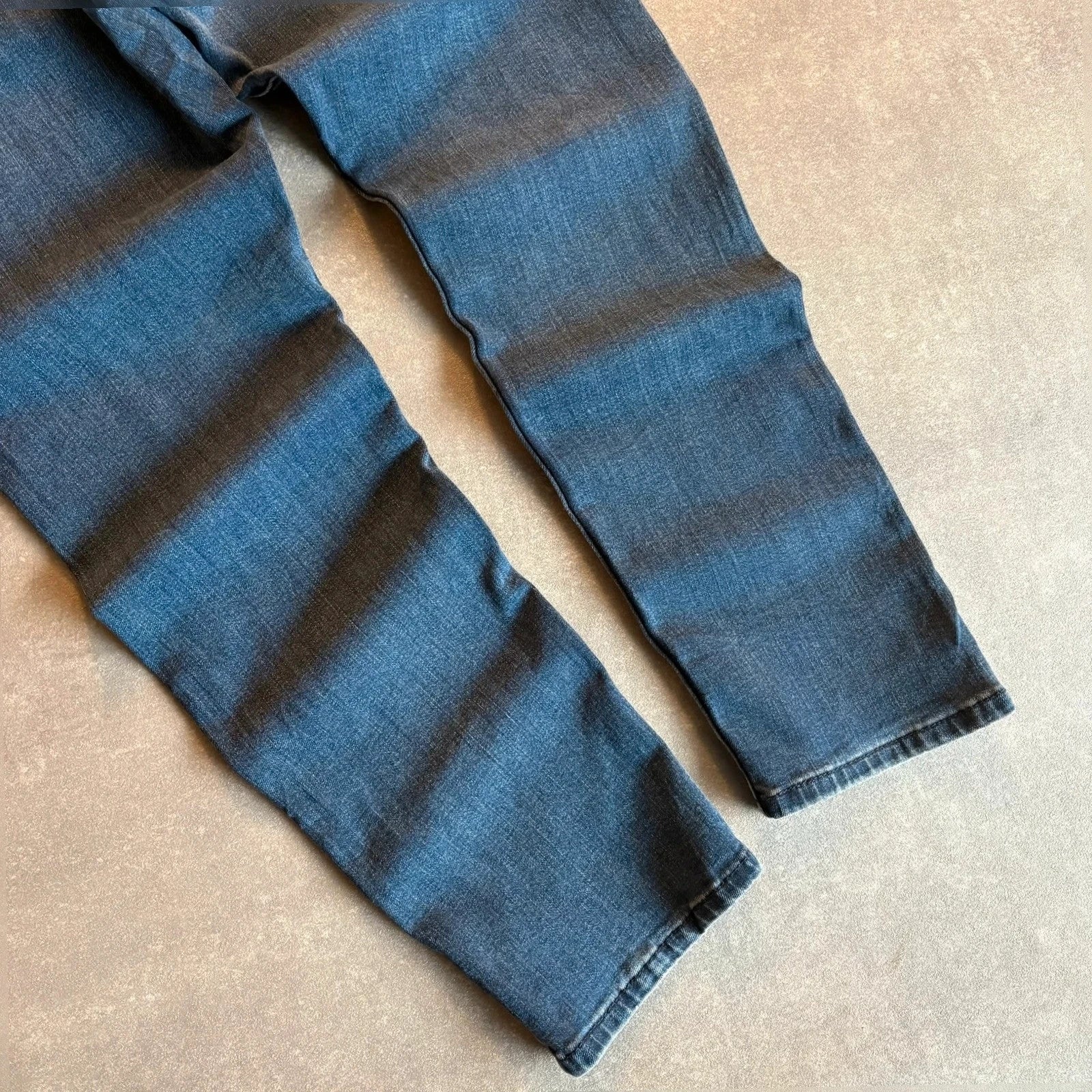 Levis 502 Regular Taper Jeans Mens W32 L29 Mid Wash Denim Vintage red Tab Tapered Straight Leg Faded