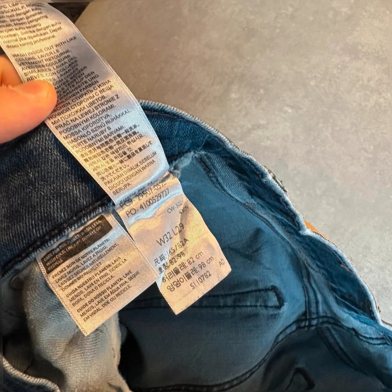 Levis 502 Regular Taper Jeans Mens W32 L29 Mid Wash Denim Vintage red Tab Tapered Straight Leg Faded
