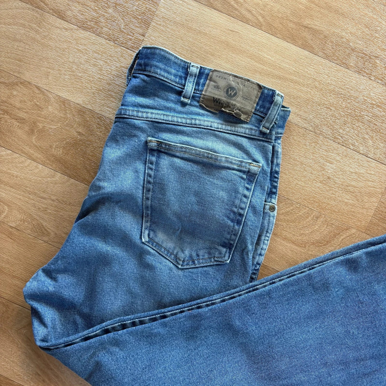 Wrangler Premium Quality Blue Regular Fit Straight Leg Vintage Denim Jeans Mens