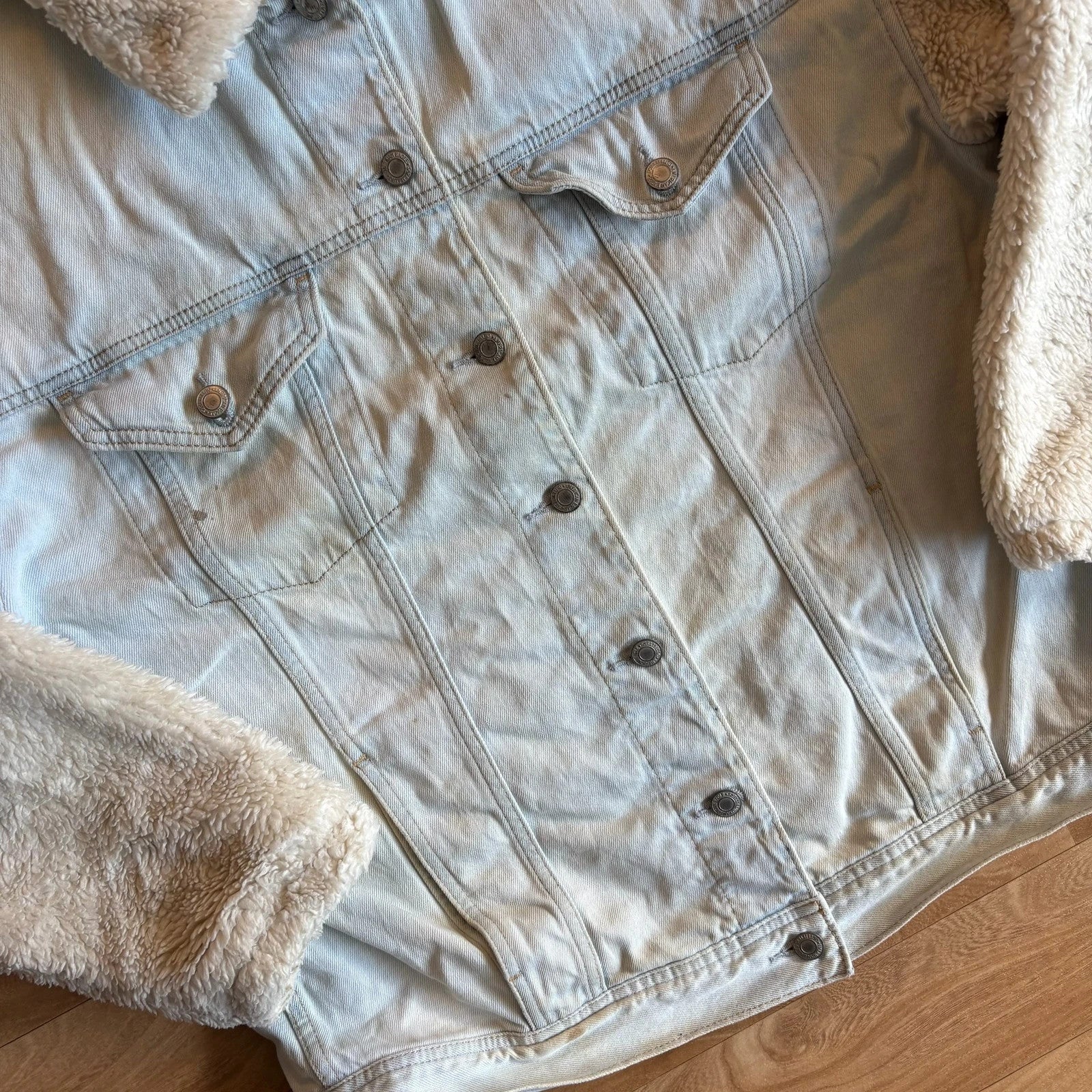 American Eagle Light Wash Sherpa Lined Denim Vintage Trucker Jacket Sherpa Mens