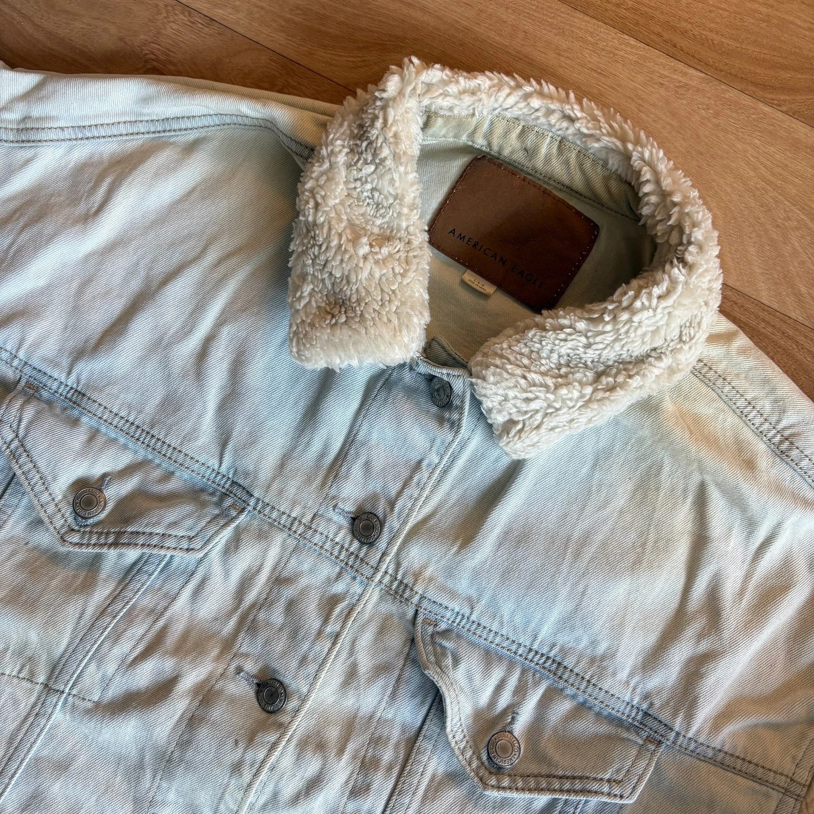 American Eagle Light Wash Sherpa Lined Denim Vintage Trucker Jacket Sherpa Mens