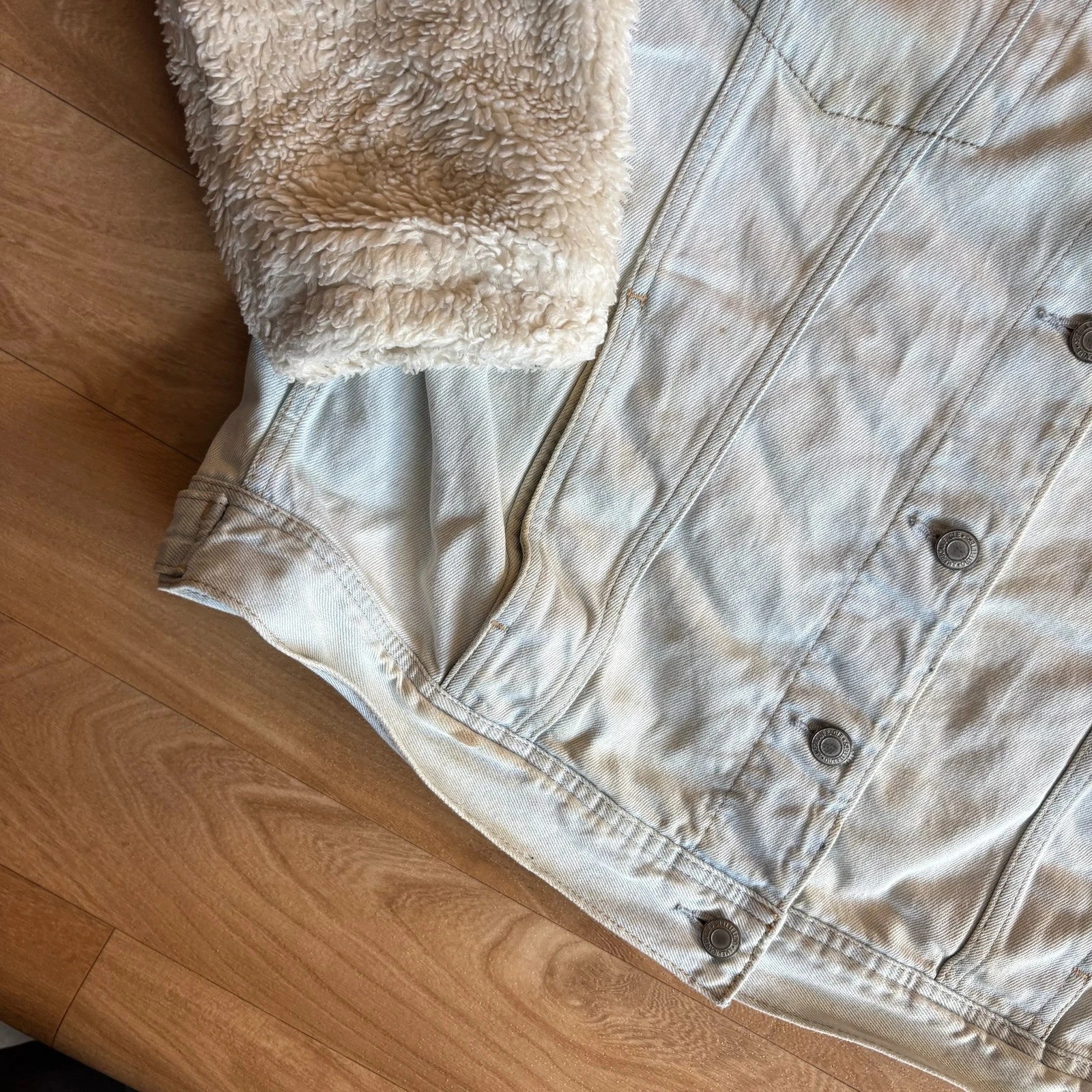 American Eagle Light Wash Sherpa Lined Denim Vintage Trucker Jacket Sherpa Mens