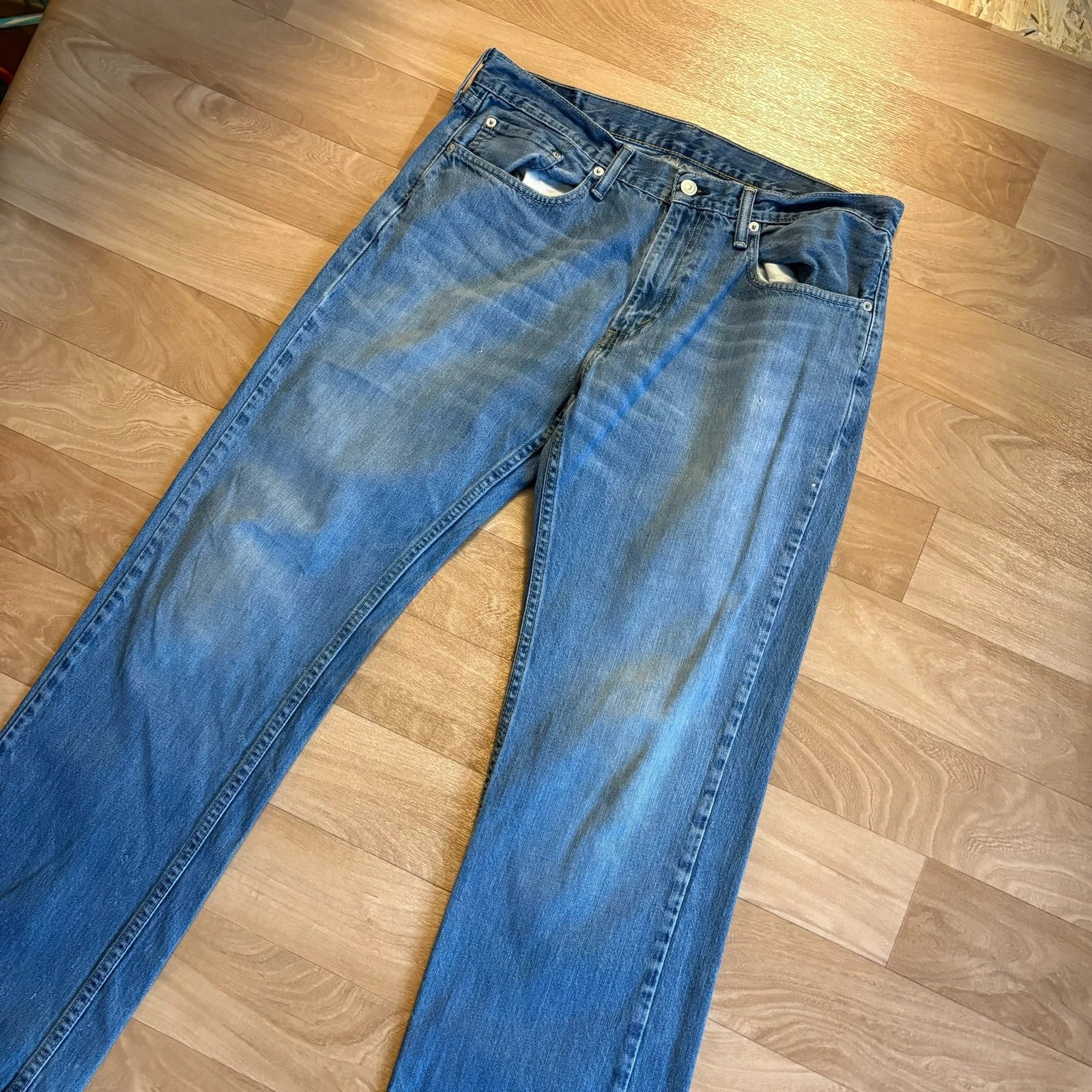 Levis Light Wash Straight Leg Faded Denim Jeans Vintage Red Tab Classic Five Pocket Mens